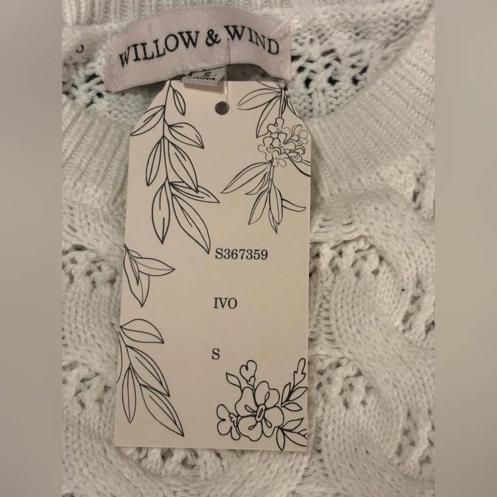 Chic White Cable Knit Cropped Sweater - Picture 7 of 9